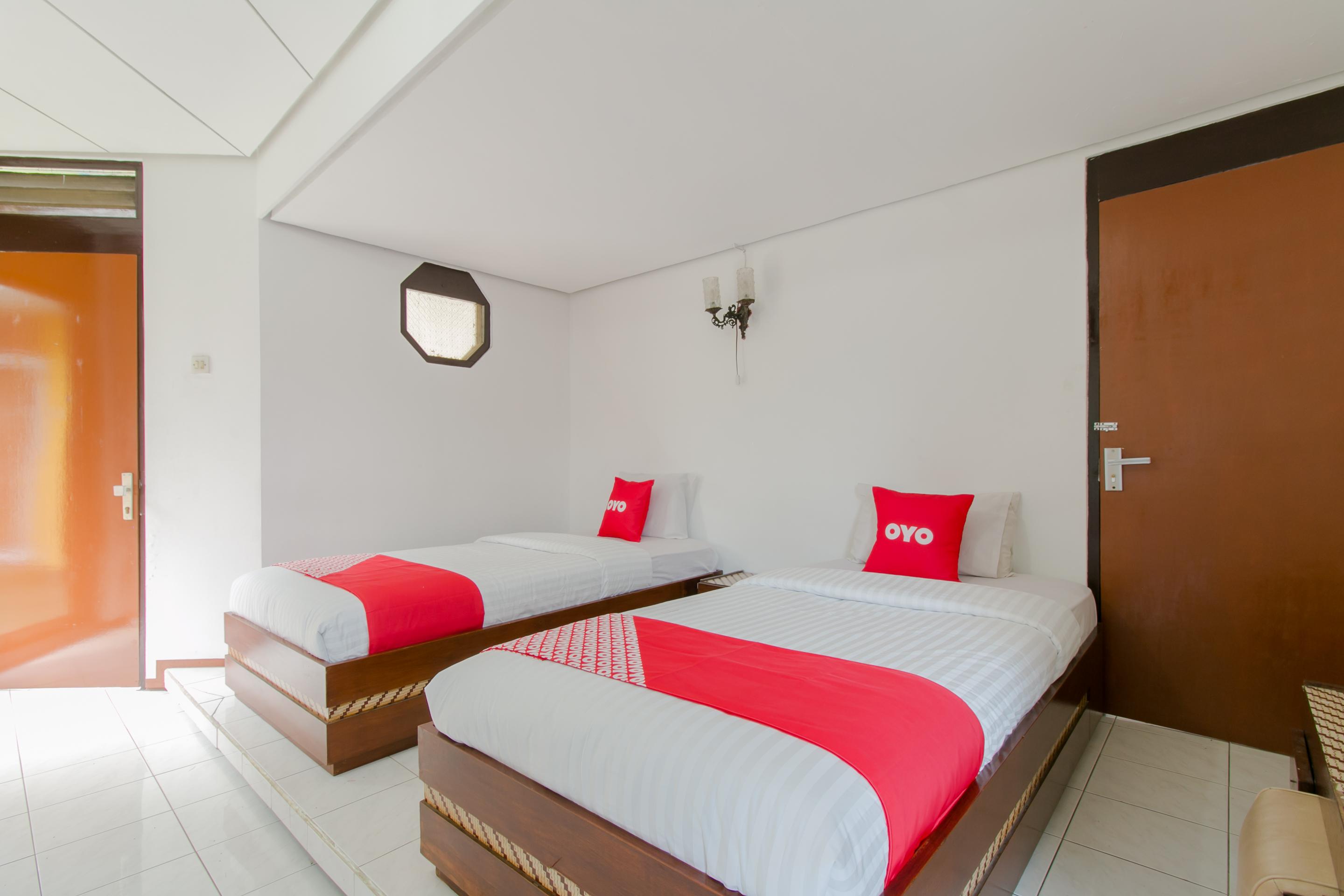 Oyo 1996 Koneng Hotel Cibodas Экстерьер фото
